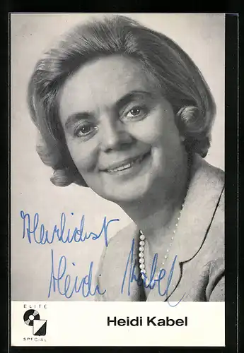 AK Schauspielerin Heidi Kabel fröhlich lächelnd, mit original Autograph