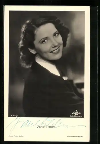 AK Schauspielerin Jane Tilden im Portrait mit freundlichem Lächeln, mit original Autograph