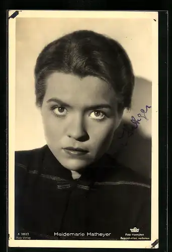 AK Schauspielerin Heidemarie Hatheyer mit intensivem Blick, mit original Autograph