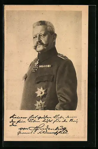 AK Paul von Hindenburg mit Orden an seiner Uniform