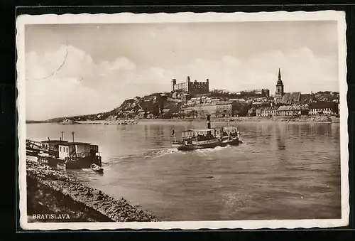 AK Bratislava, Teilansicht mit Fluss und Dampfer