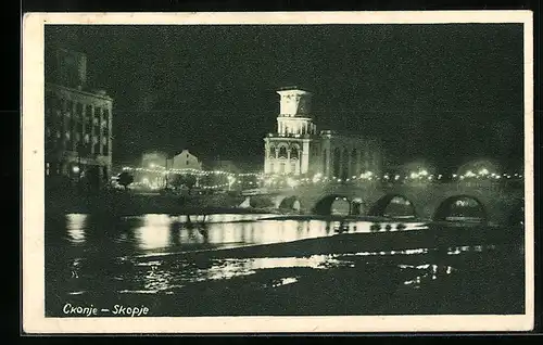 AK Skopje, Teilansicht mit Brücke bei Nacht