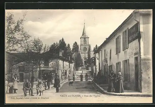 AK Vaux-sur-Blaise, Rue de l`Eglise, Strassenpartie