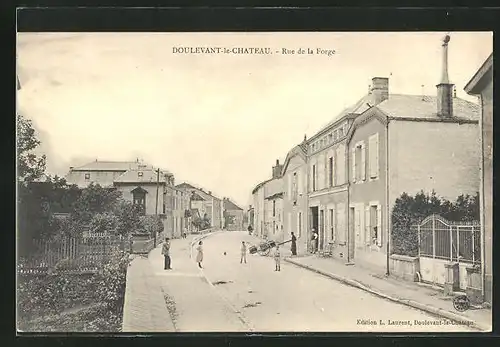 AK Doulevant-le-Chateau, Rue de la Forge, Strassenpartie im Sonnenschein