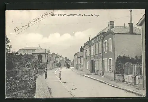 AK Doulevant-le-Chateau, Rue de la Forge, Strasse im Sonnenschein