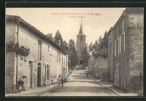 AK Vaux-sur-Blaise, Le Rue de l`Eglise, Blick nach Kirche