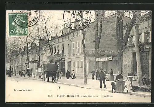 AK Saint-Dizier, Avenue de la République, Blick in die Strasse