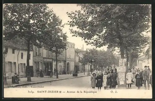 AK Saint-Dizier, Avenue de la République, Strassenpartie