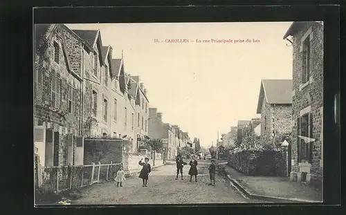 AK Carolles, La rue Principale prise du bas, Strassenpartie