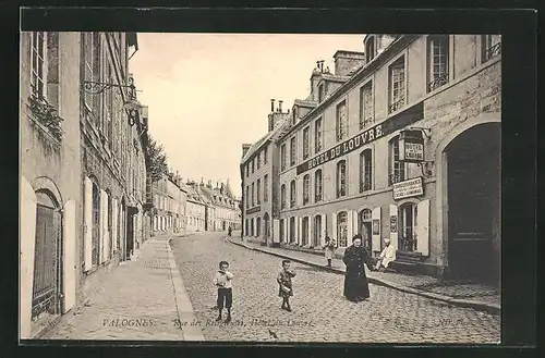 AK Valognes, Rue des Religieuses, Hôtel du Louvre