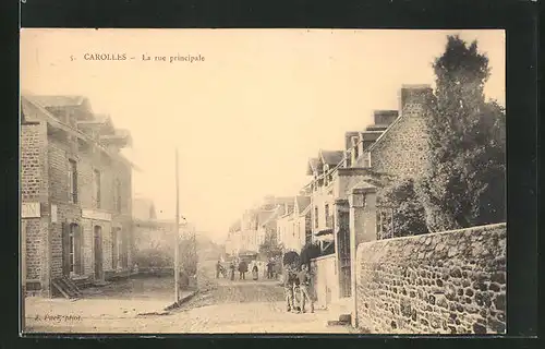 AK Carolles, La rue principale