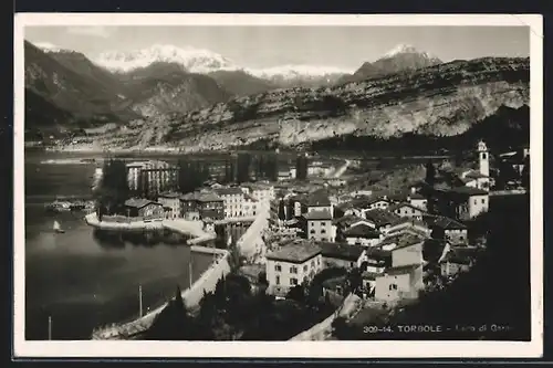 AK Torbole, Ortsansicht mit Gebirge und Ufer des Gardasees