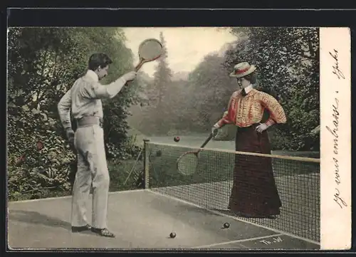 AK Junge Frau und Herr spielen Tennis
