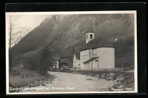 Foto-AK Gschnitz bei Steinach am Brenner, Kapelle am Bachufer