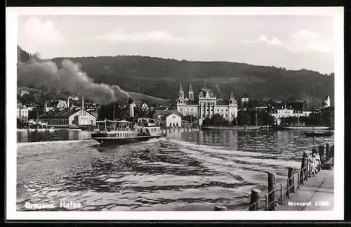 AK Bregenz, Raddampfer hält im Hafen der Stadt