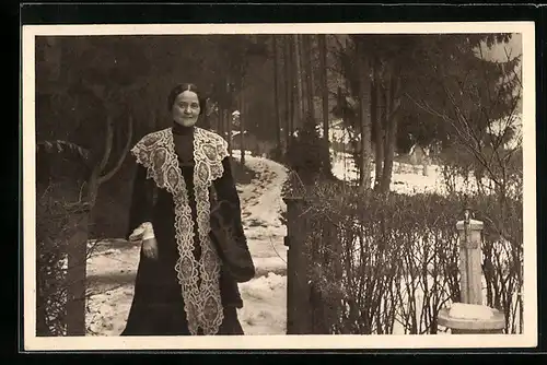 AK Dichterin Agnes Günther in Winterkleidung