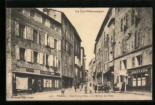 AK Figeac, Rue Champollion et la Maison des Tetes