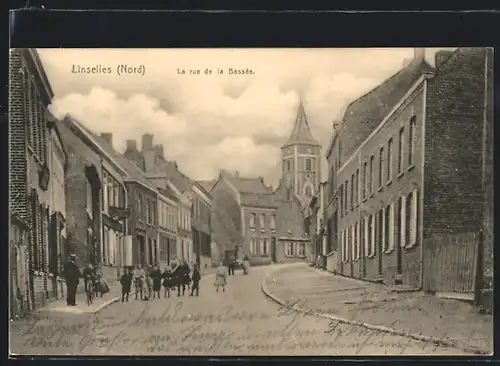 AK Linselles, La rue de la Bassée