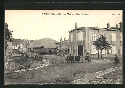 AK Varangeville, La Mairie et Rue Gambetta