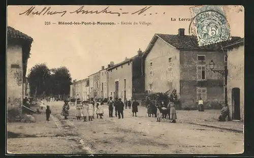 AK Blénod-les-Pont-à-Mousson, Entrée du Village