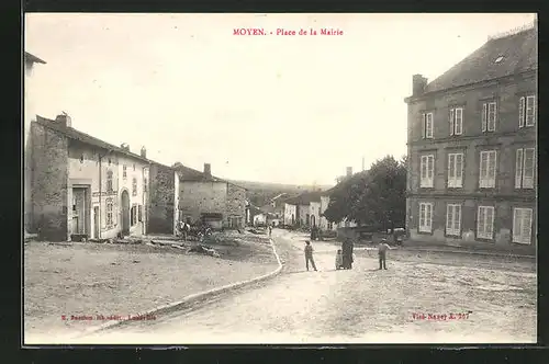 AK Moyen, Place de la Mairie