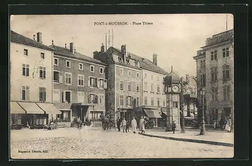 AK Pont-à-Mousson, Place Thiers, Platz mit Hotel de la Poste
