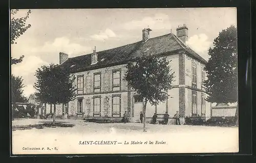 AK Saint-Clement, La Mairie et les Ecoles