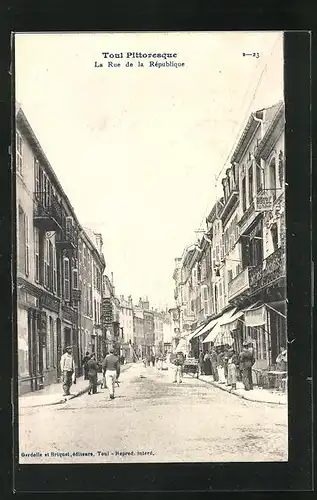 AK Toul, La Rue de la République, Strassenpartie