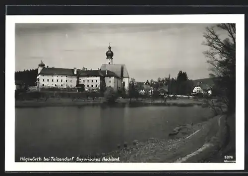 AK Höglwörth bei Teisendorf /Bay., Ortsansicht mit Kirche und Gewässer