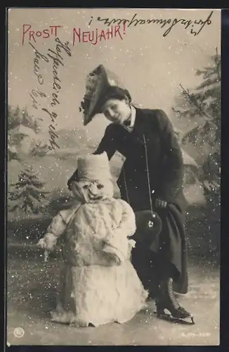 AK Dame auf Schlittschuhen mit Schneemann, Neujahrsgruss