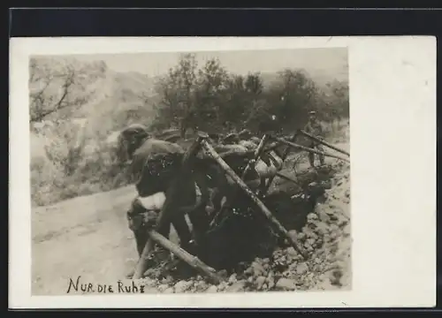 Foto-AK Nur die Ruhr, Soldaten auf dem Donnerbalken, 1917