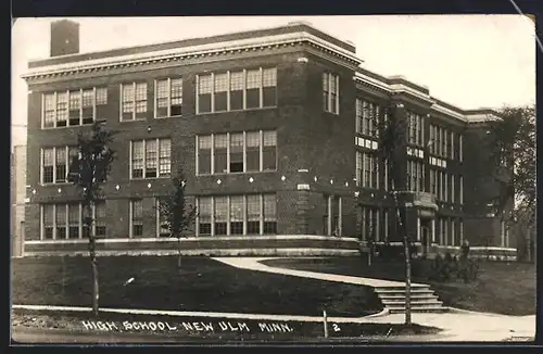 AK New Ulm, MN, High School