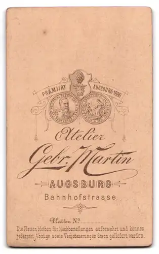 Fotografie Gebr. Martin, Augsburg, Bahnhofstrasse, Junge Dame mit Stirnlocken und Haarband