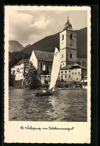 AK St. Wolfgang /Salzkammergut, Ortsansicht mit Segelschiff