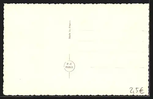 Foto-AK P. C. Paris: Liebespaar in zärtlicher Umarmung