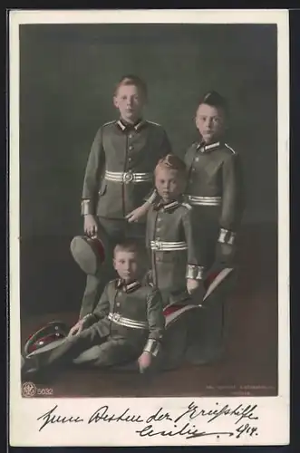 AK Die Söhne des Kronprinzenpaares in Uniform