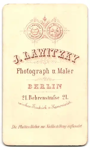 Fotografie J. Lawitzky, Berlin, Behrenstrasse 21, Gutbürgerlicher Herr mit breitem Schnurrbart im weissen Hemd und Fliege