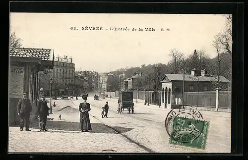 AK Sèvres, L`Entrée de la Ville