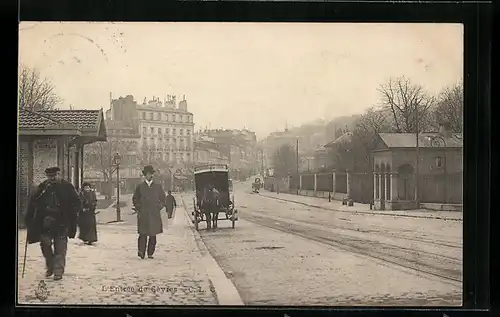 AK Sèvres, L`Entrée