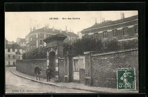 AK Sèvres, Rue des Ecoles
