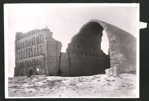 Fotografie Ansicht Iran, Überreste eines Palastes aus einer glanzvollen Zeit