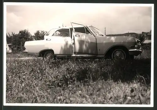 Fotografie Auto Opel Rekord, weisse Limousine