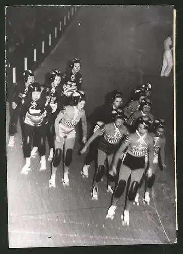Fotografie Ansicht Paris, Rollschuh-Wettbewerb 1939 im Palais de Sports