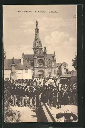 AK Sainte-Anne-d`Auray, La Fontaine et la Basilique