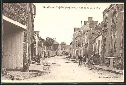 AK Villaines-la-Juhel, Rue de la Croix-Filot, Strassenpartie