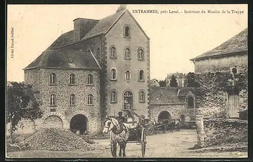 AK Entrammes, Intérieur du Moulin de la trappe