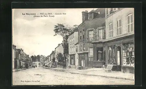 AK Peé-en-Pail, Grande Rue ( Route de Paris-Brest)