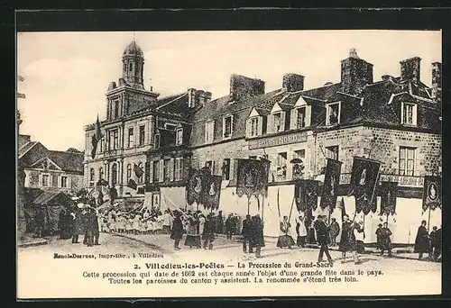 AK Villedieu-les-Poeles, La Procession du Grand-Sacre