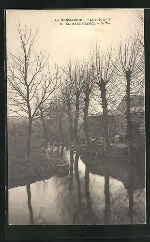 AK La Haye-Pesnel, Le Tar, Ortspartie am Fluss