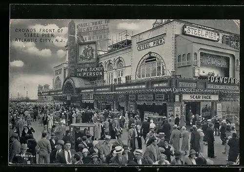 AK Atlantic City, NJ, Crowds Front of Steel Pier